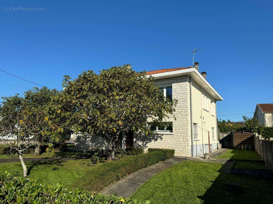 Maison à SAINT-ASTIER