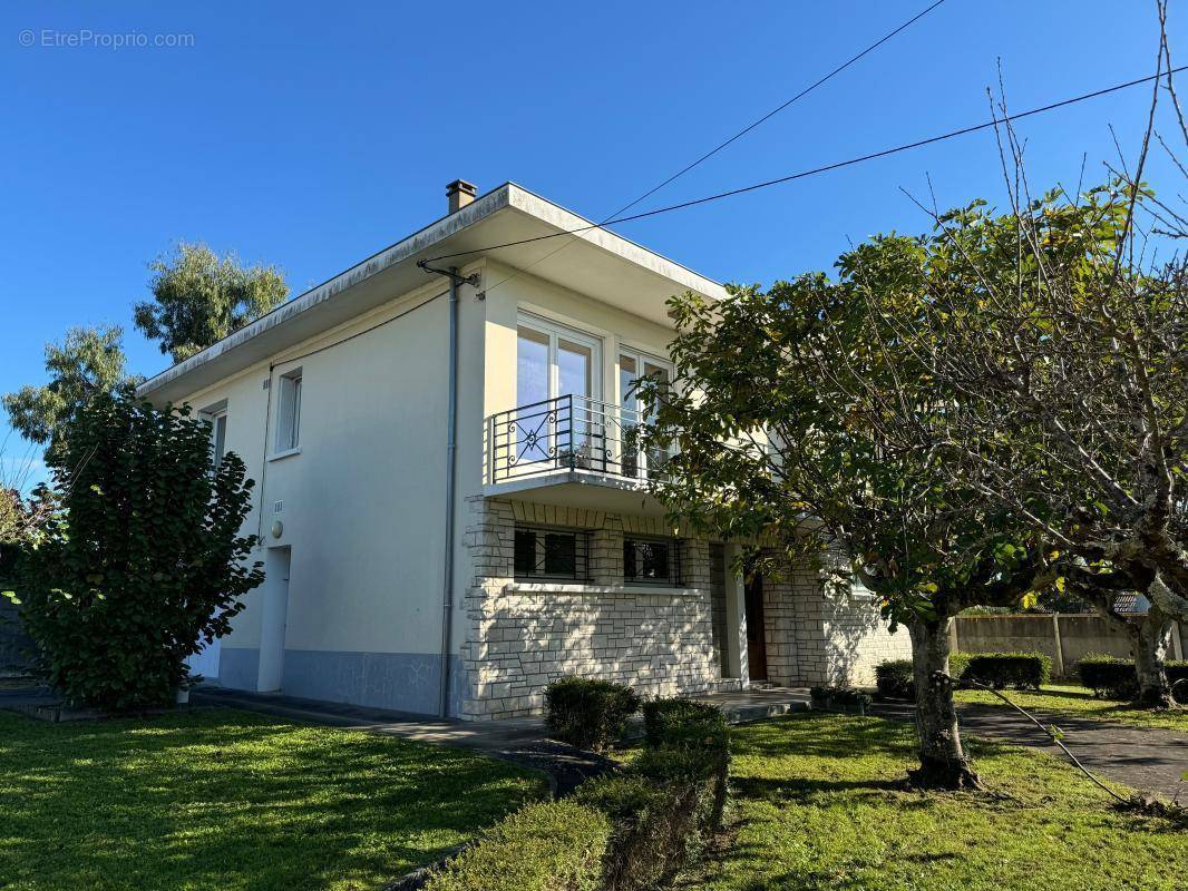 Maison à SAINT-ASTIER