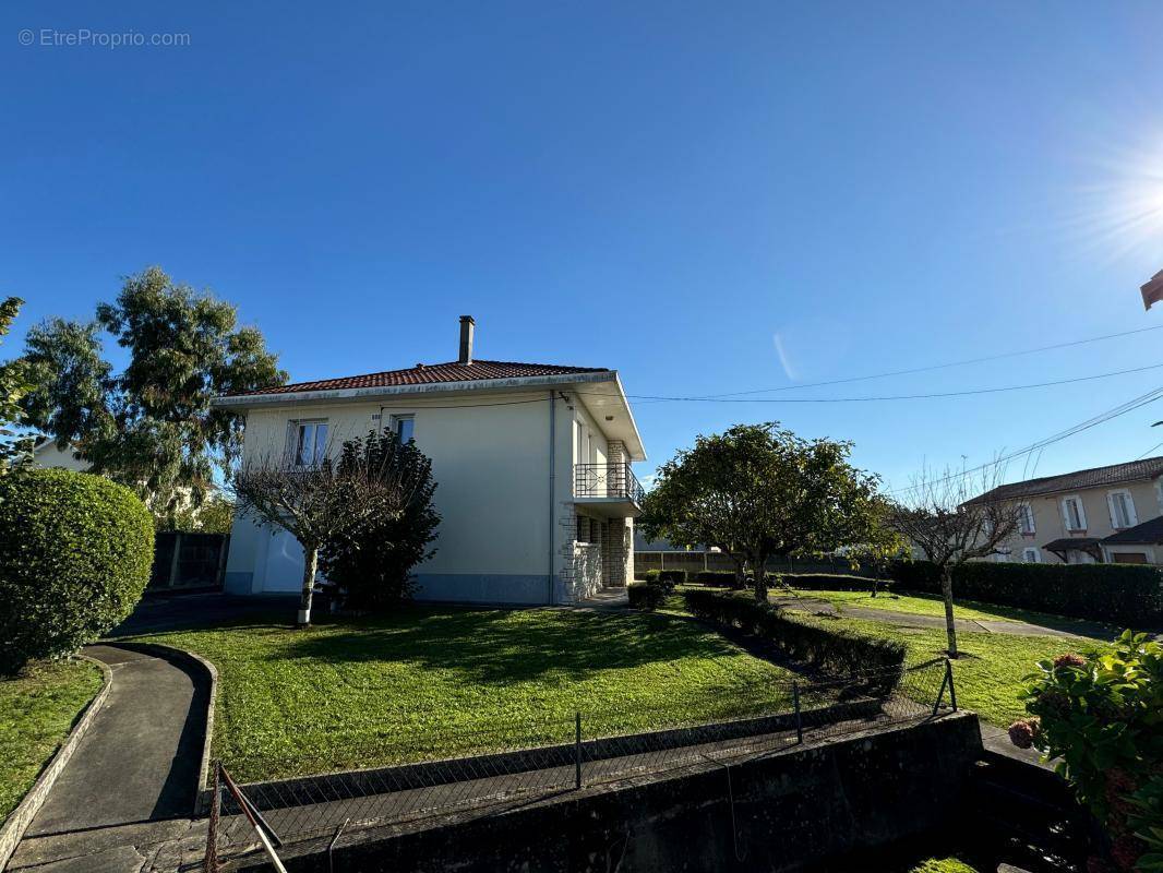 Maison à SAINT-ASTIER