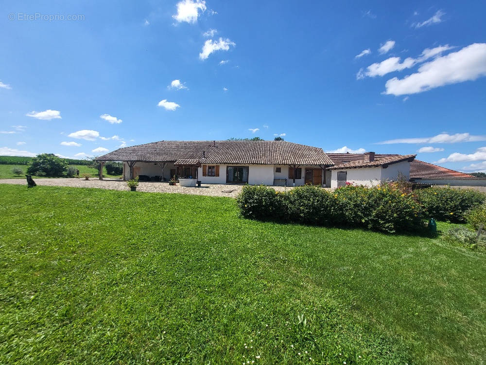 Maison à CHATILLON-SUR-CHALARONNE