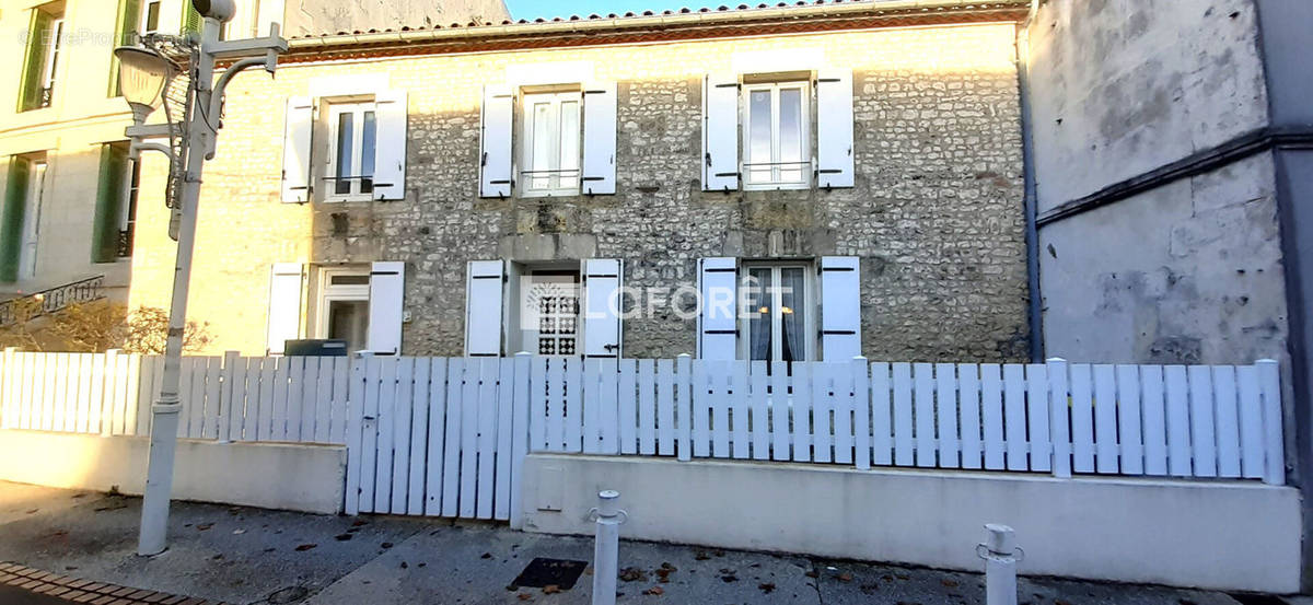 Maison à MESCHERS-SUR-GIRONDE