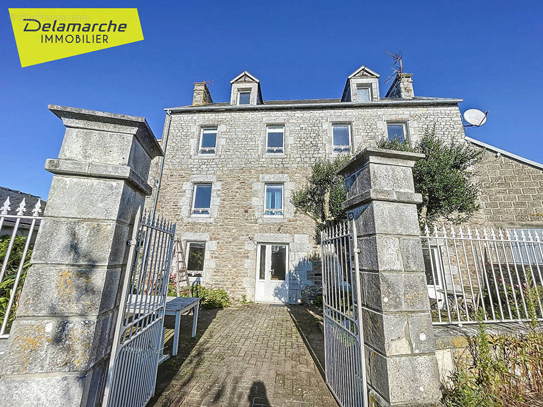 Maison à REGNEVILLE-SUR-MER