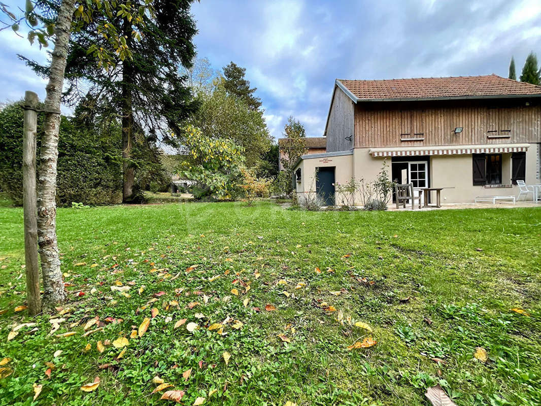 Maison à TOUCY