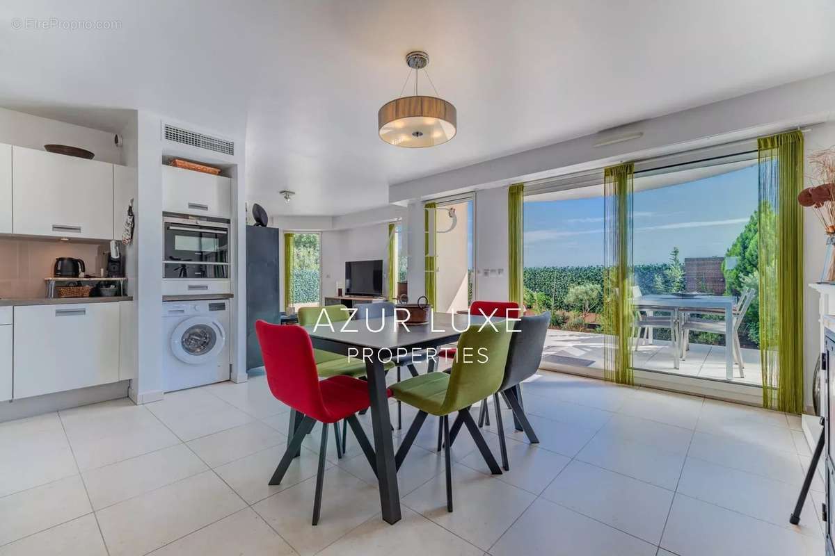 Appartement à ROQUEBRUNE-CAP-MARTIN