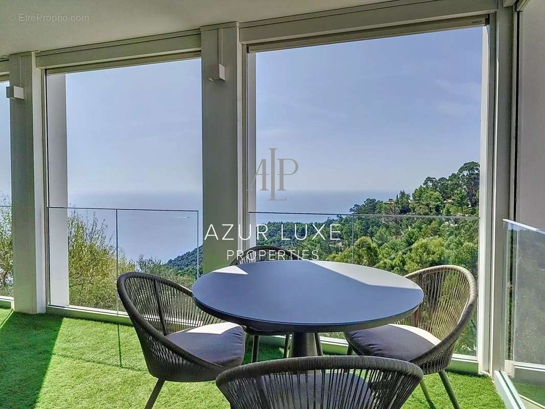 Appartement à EZE