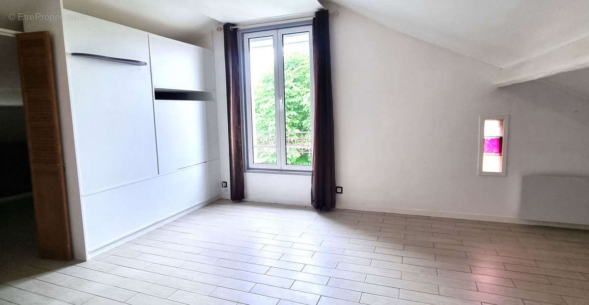 Appartement à HOUILLES