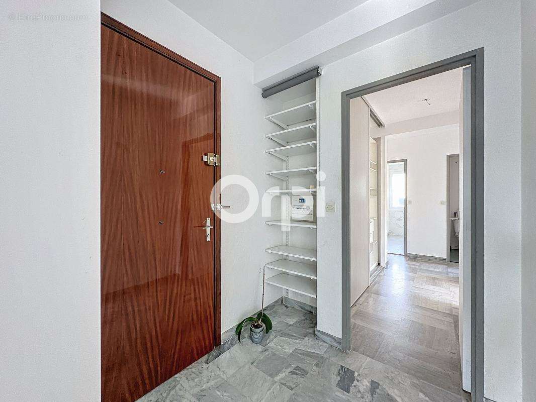 Appartement à VILLENEUVE-LOUBET