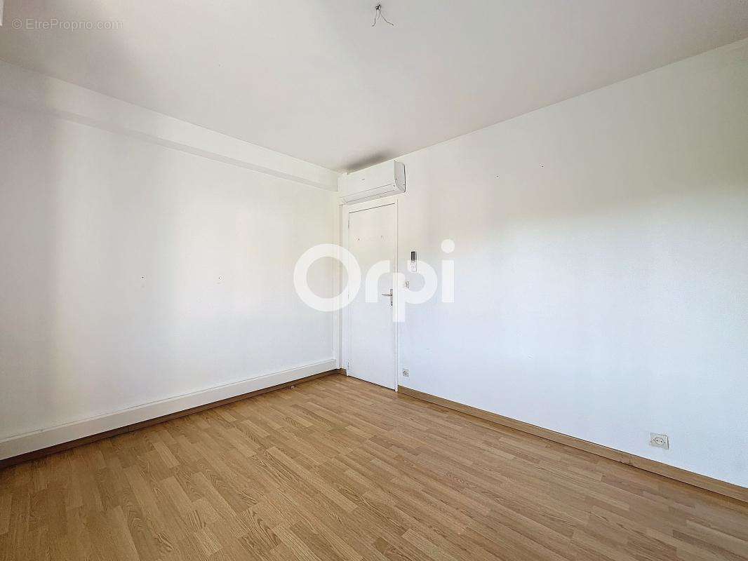 Appartement à VILLENEUVE-LOUBET