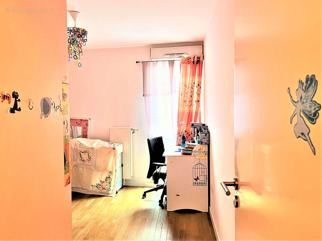 Appartement à NANTERRE