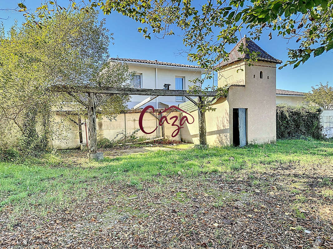 Maison à FARGUES-SAINT-HILAIRE