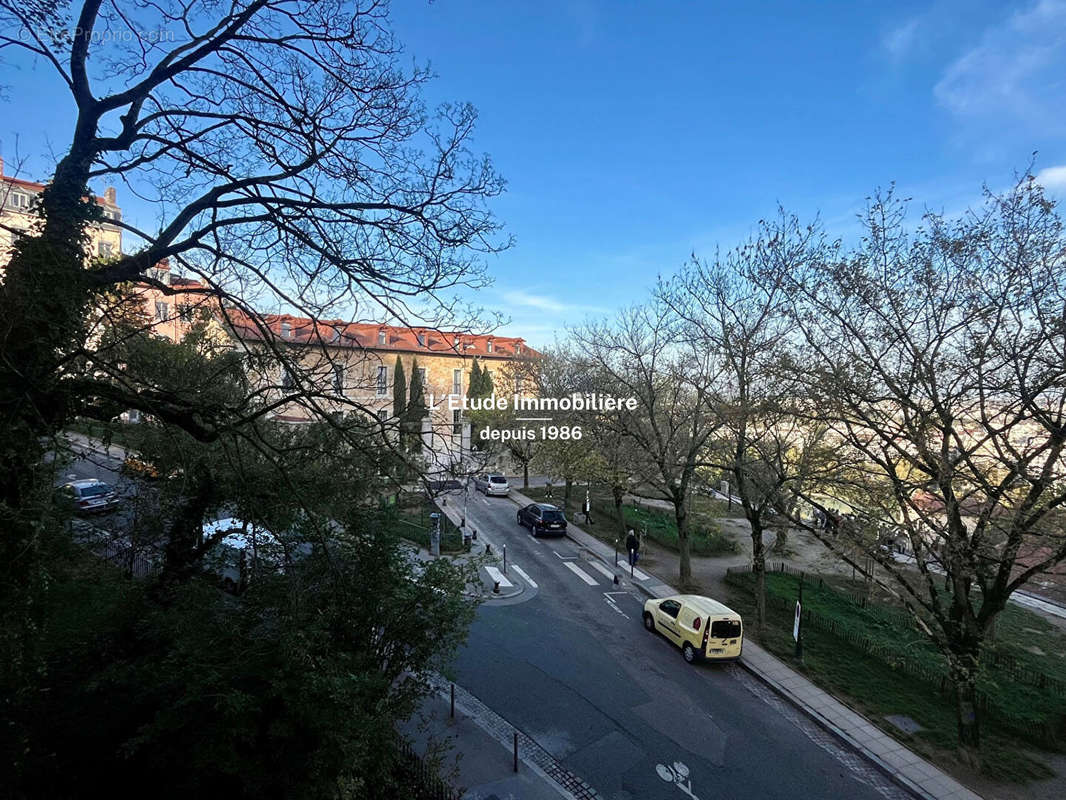 Appartement à LYON-4E