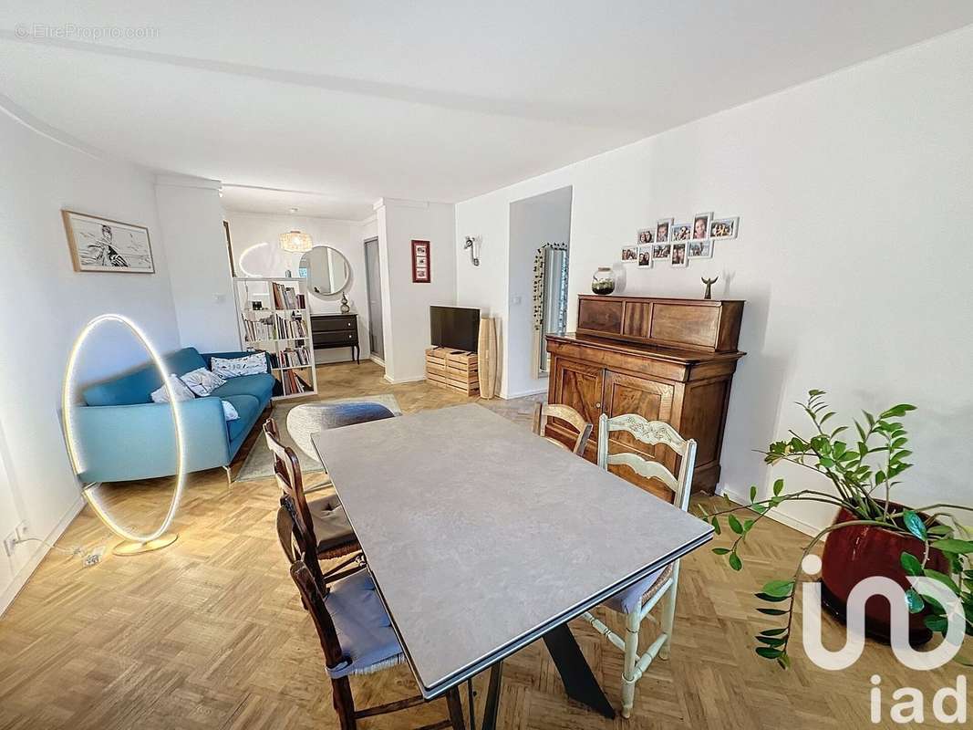 Photo 2 - Appartement à MARSEILLE-8E