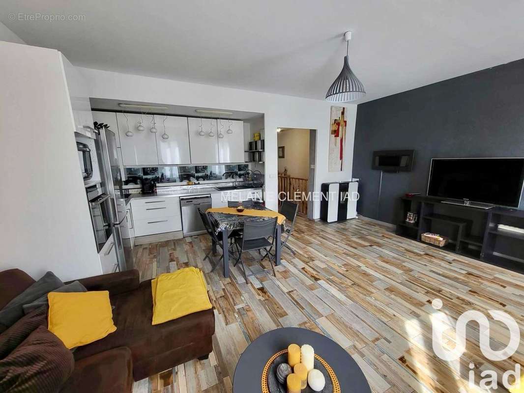 Photo 2 - Appartement à GAREOULT