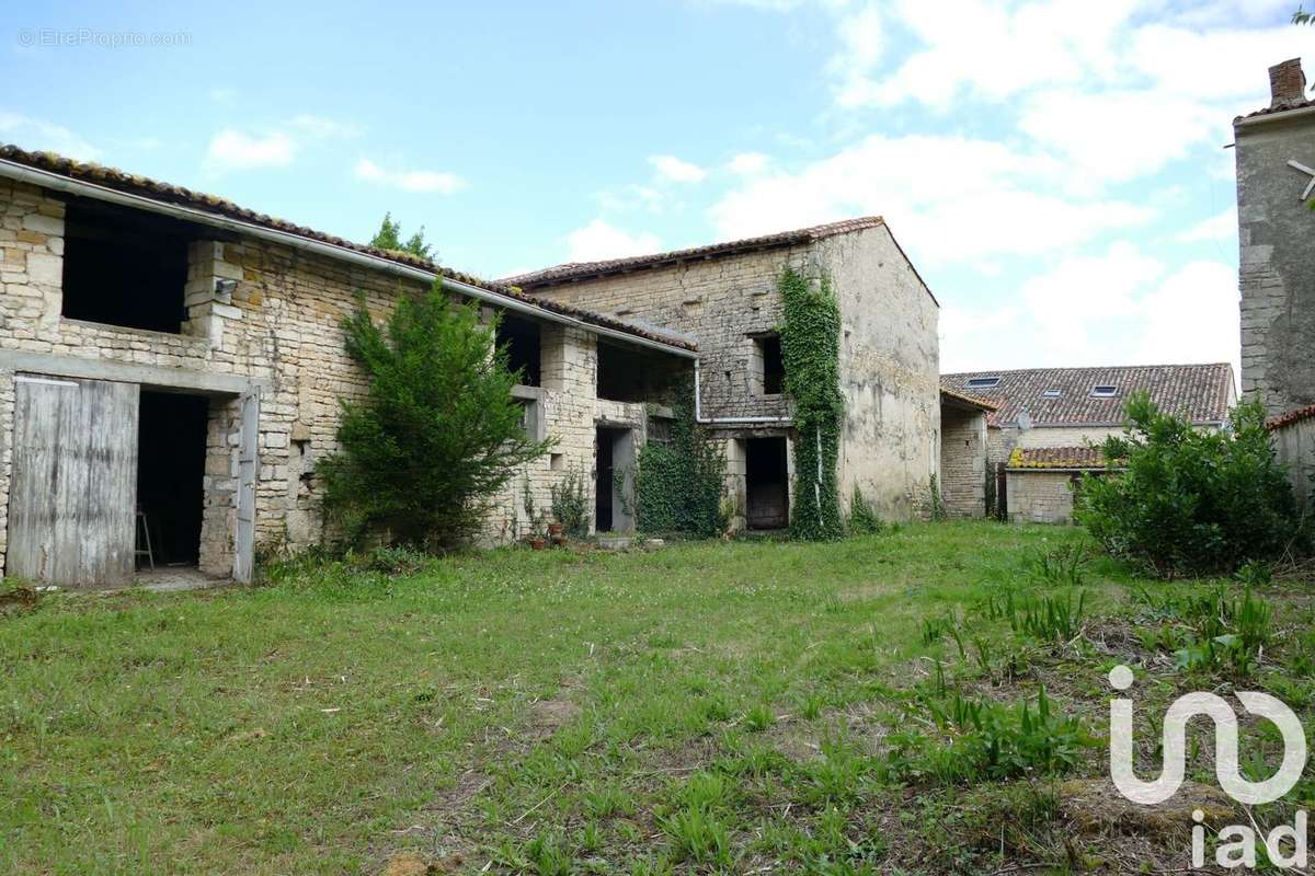 Photo 2 - Maison à SOUVIGNE