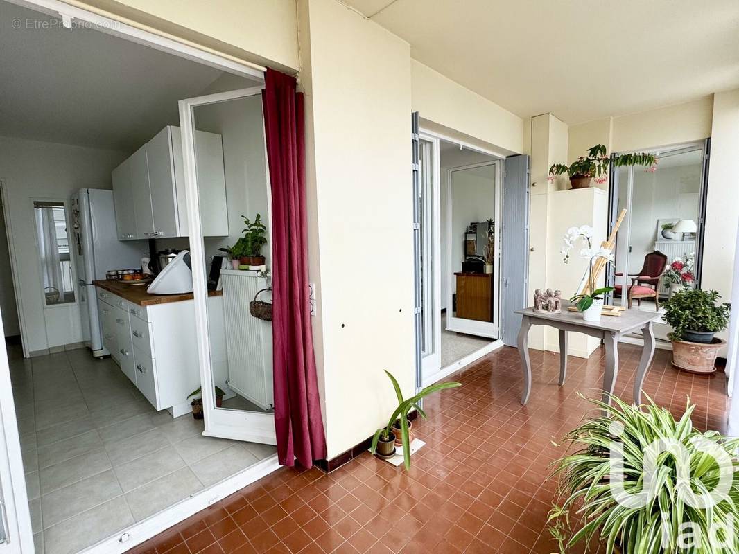 Photo 1 - Appartement à LA VALETTE-DU-VAR