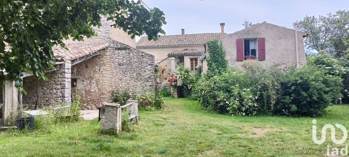 Photo 1 - Maison à SAINT-TRINIT