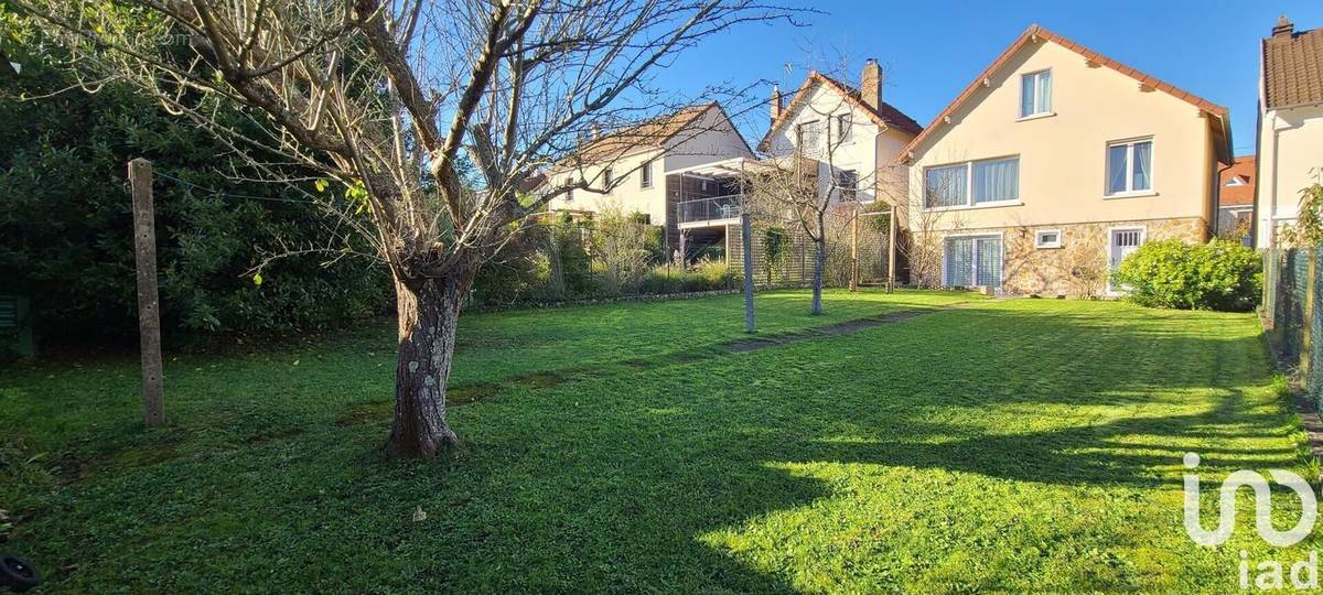 Photo 1 - Maison à SAINT-REMY-LES-CHEVREUSE