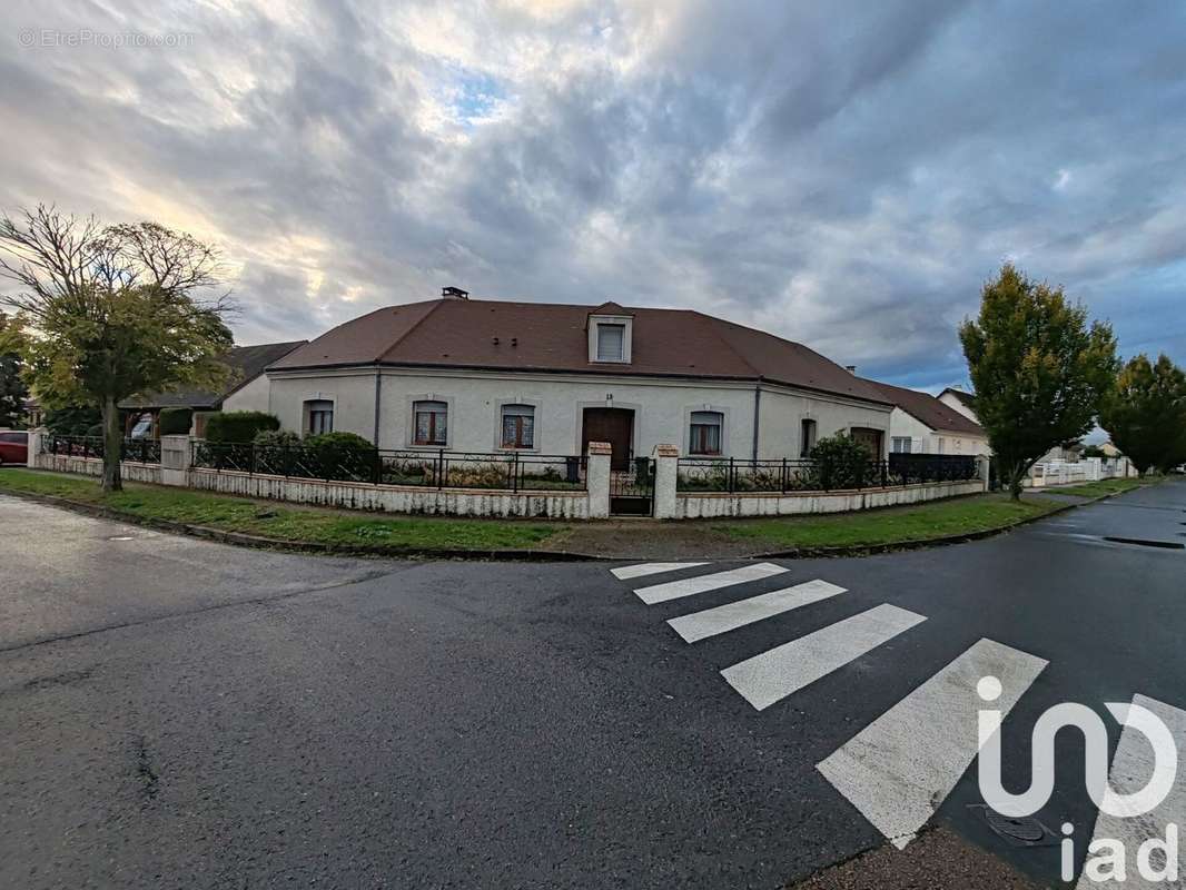 Photo 2 - Maison à REIMS