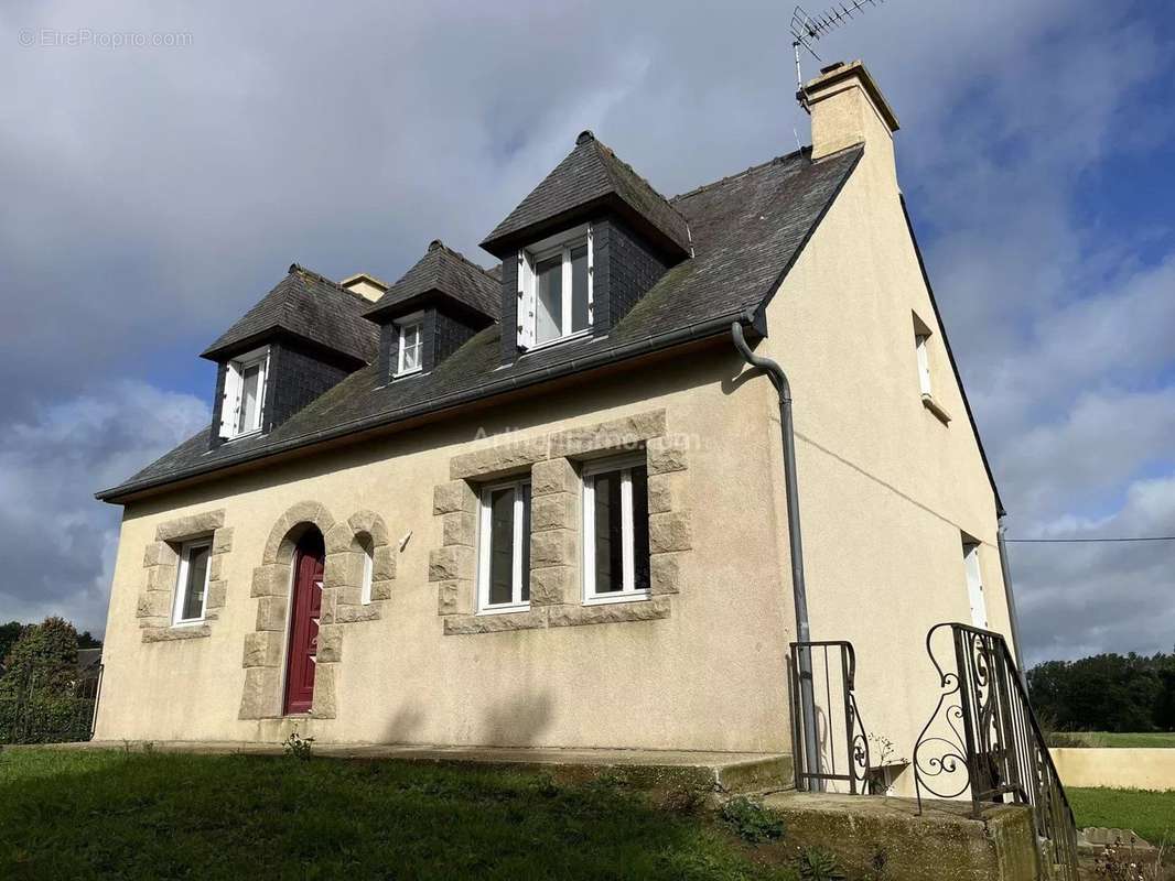 Maison à HENON