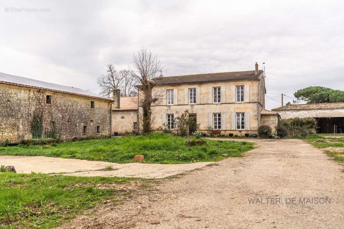 Maison à PONS