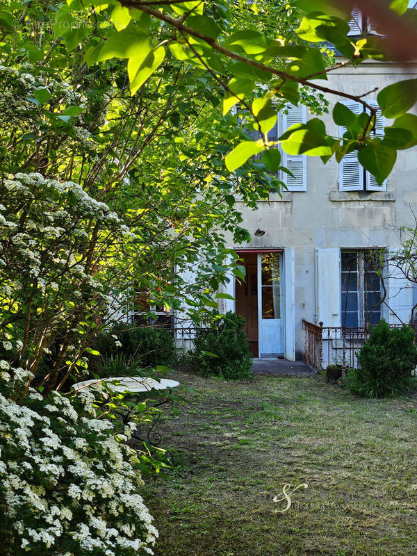 Maison à COGNAC