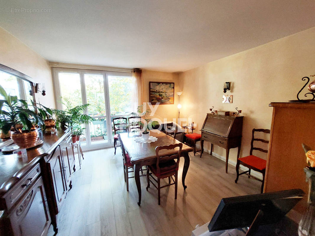 Appartement à ROSNY-SOUS-BOIS