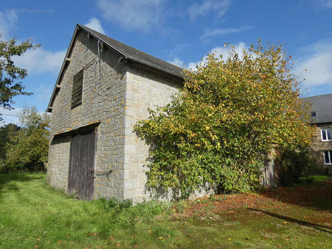 Maison à SAINT-HILAIRE-DU-HARCOUET