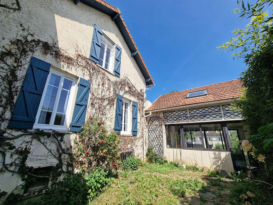 Maison à ROSNY-SUR-SEINE