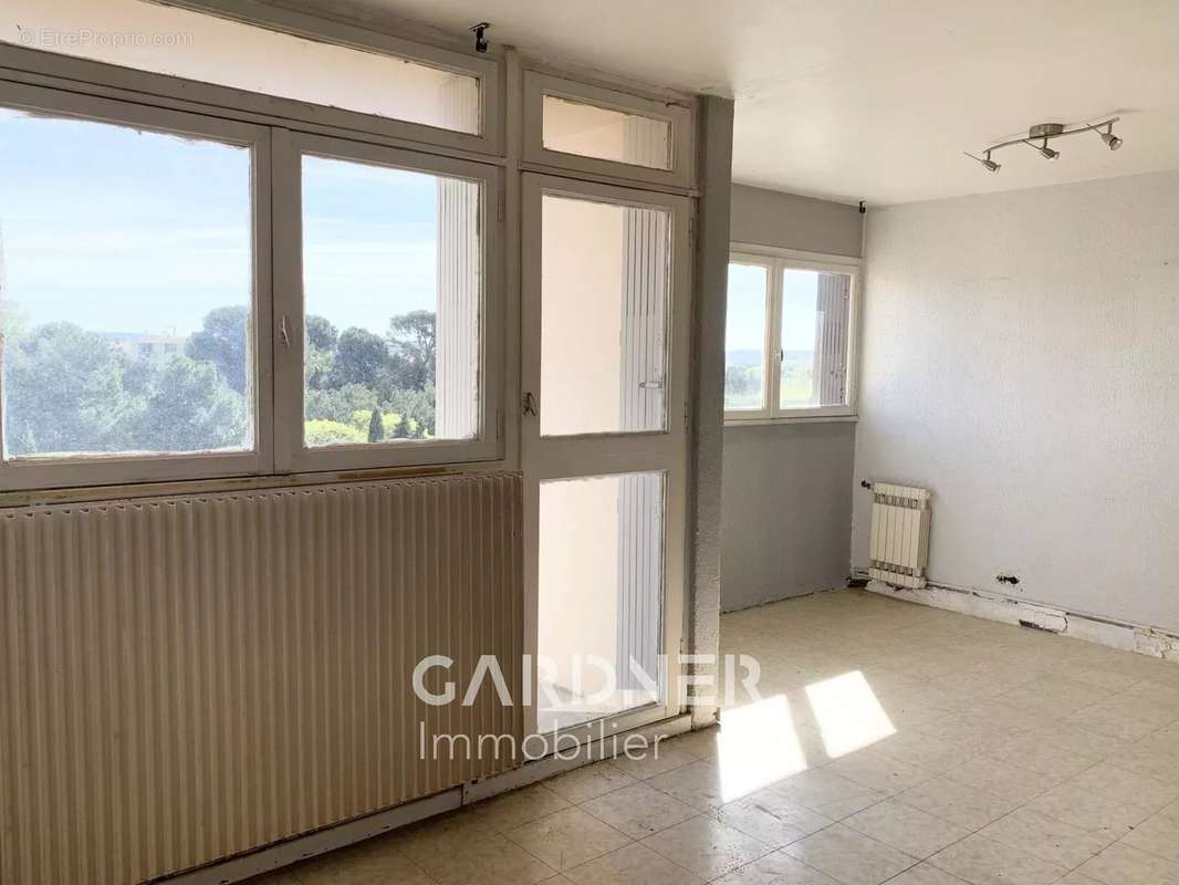 Appartement à SALON-DE-PROVENCE