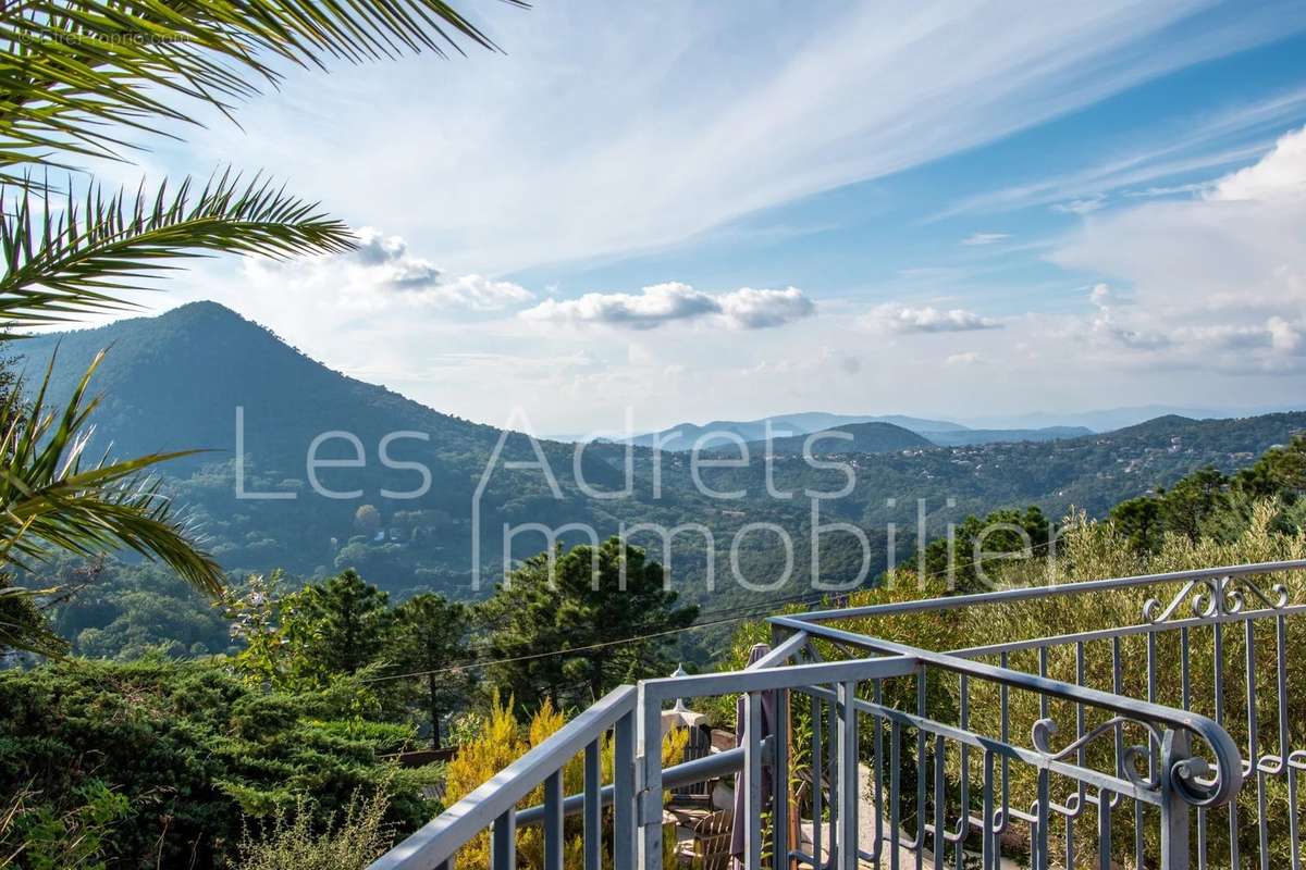 Maison à LES ADRETS-DE-L&#039;ESTEREL