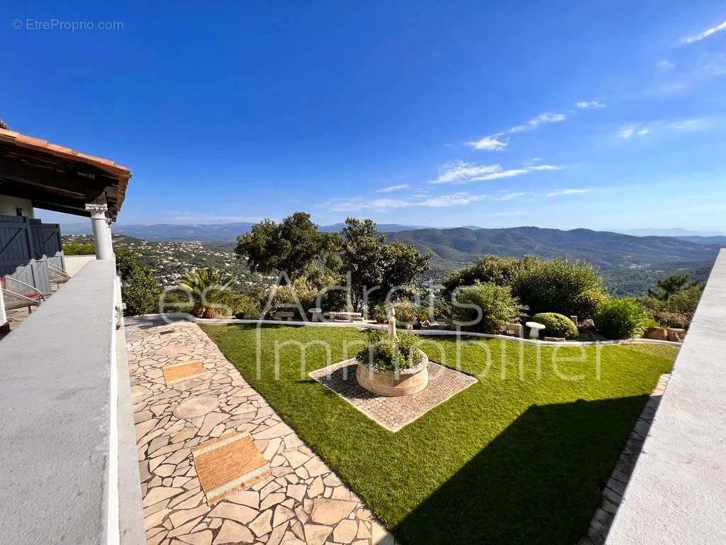 Maison à LES ADRETS-DE-L&#039;ESTEREL