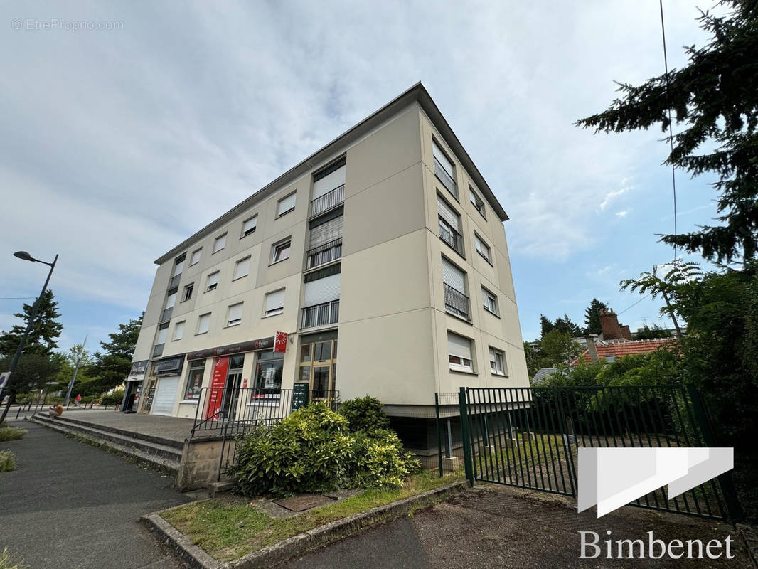 Appartement à SAINT-JEAN-DE-BRAYE