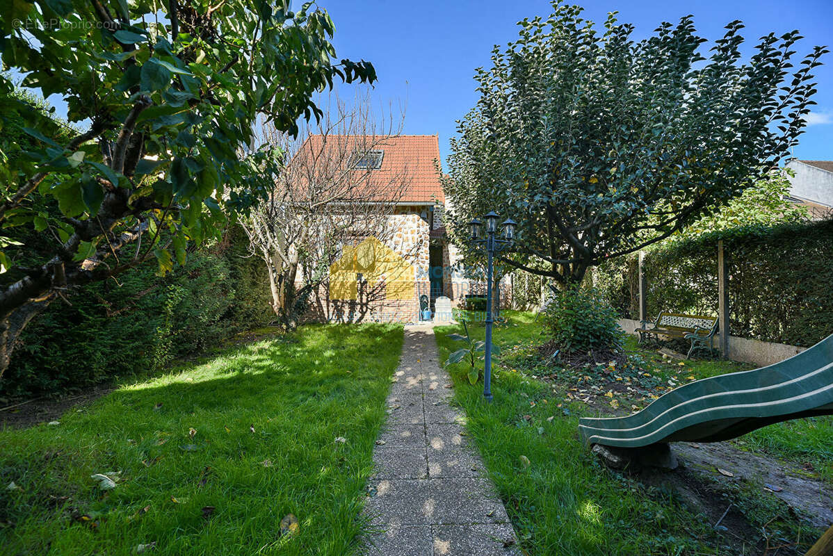 Maison à VIRY-CHATILLON