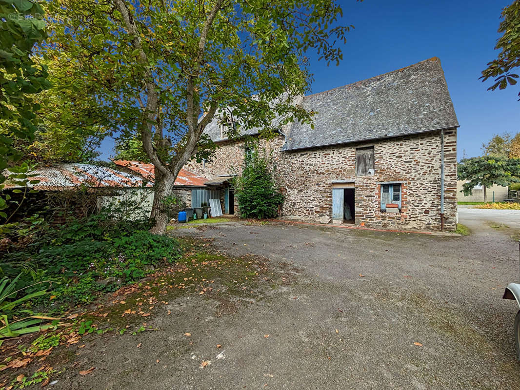 Maison à DOL-DE-BRETAGNE