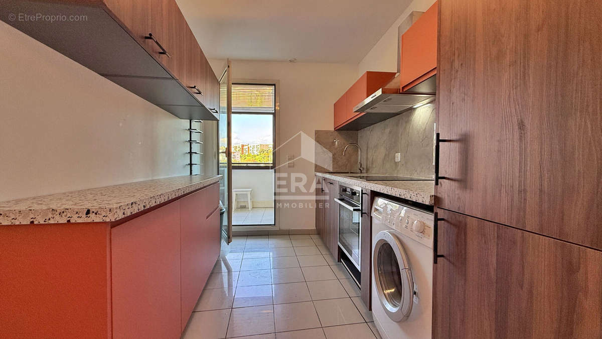 Appartement à SAINT-LAURENT-DU-VAR