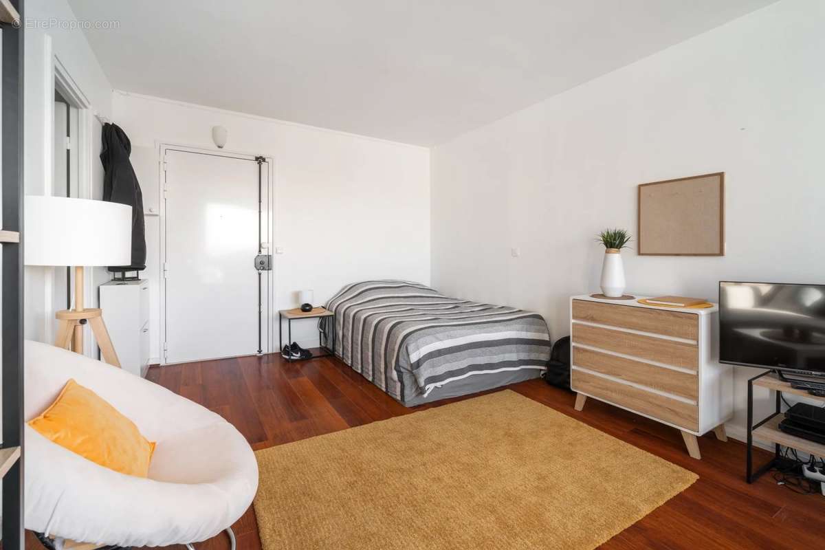 Appartement à LEVALLOIS-PERRET