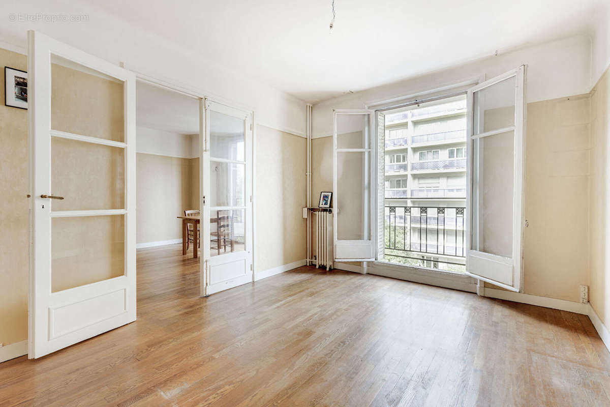 Appartement à PARIS-15E