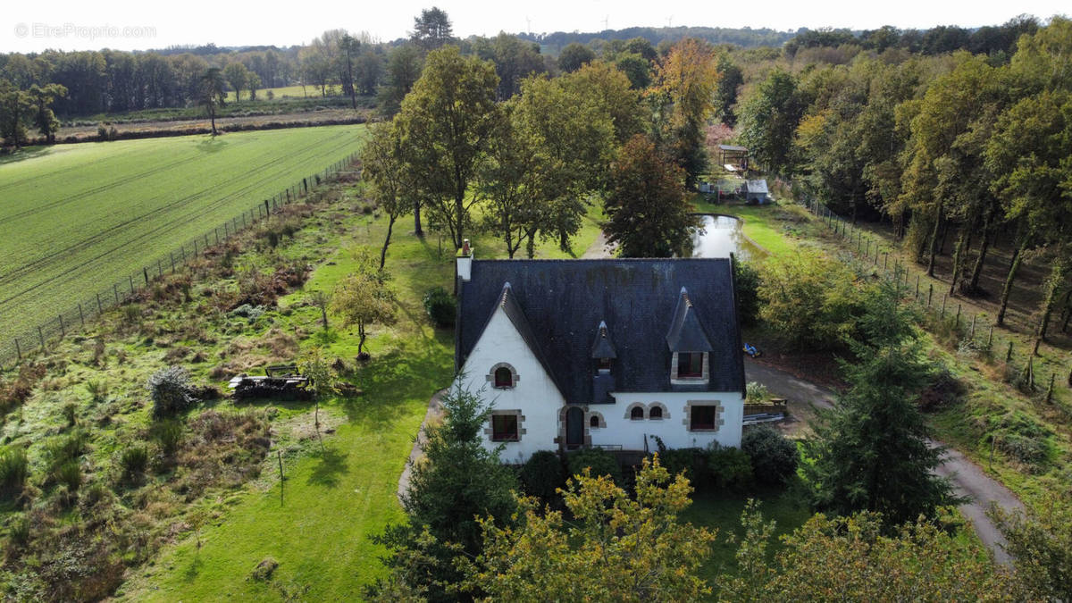 Maison à BRUSVILY