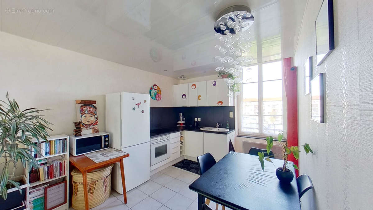 Appartement à LYON-8E