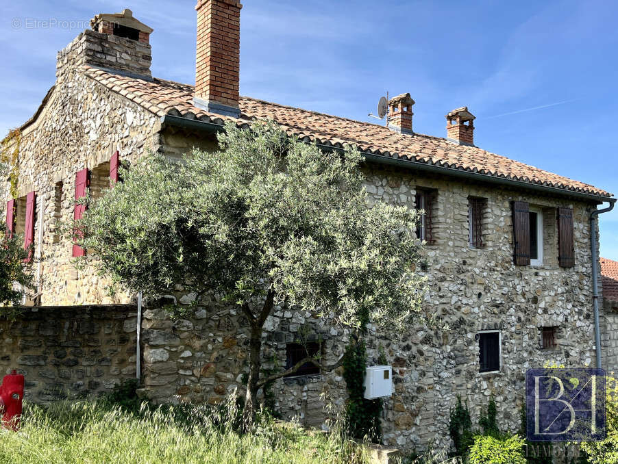 Maison à LE BARROUX