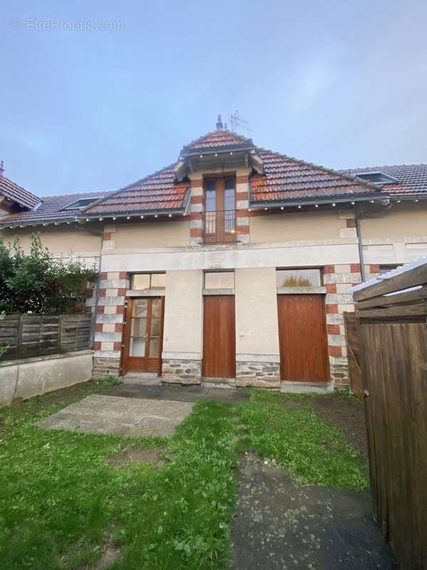 Maison à SAINT-SEBASTIEN-SUR-LOIRE