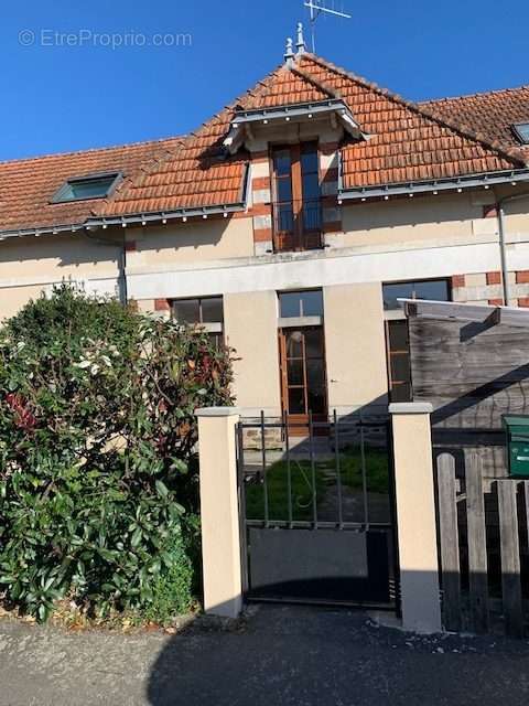 Maison à SAINT-SEBASTIEN-SUR-LOIRE