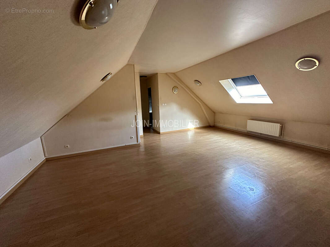 Appartement à ROUXMESNIL-BOUTEILLES