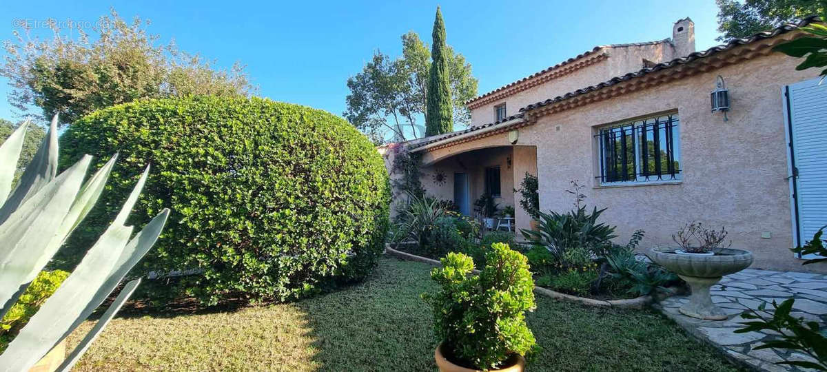 Maison à FREJUS