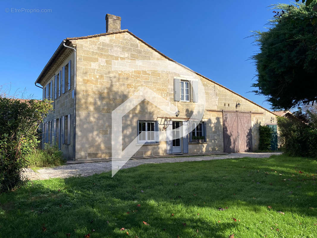 Maison à SAINT-EMILION