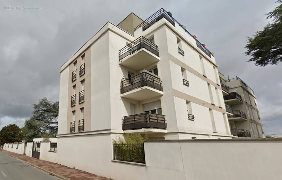 Appartement à SAINT-JEAN-DE-LA-RUELLE