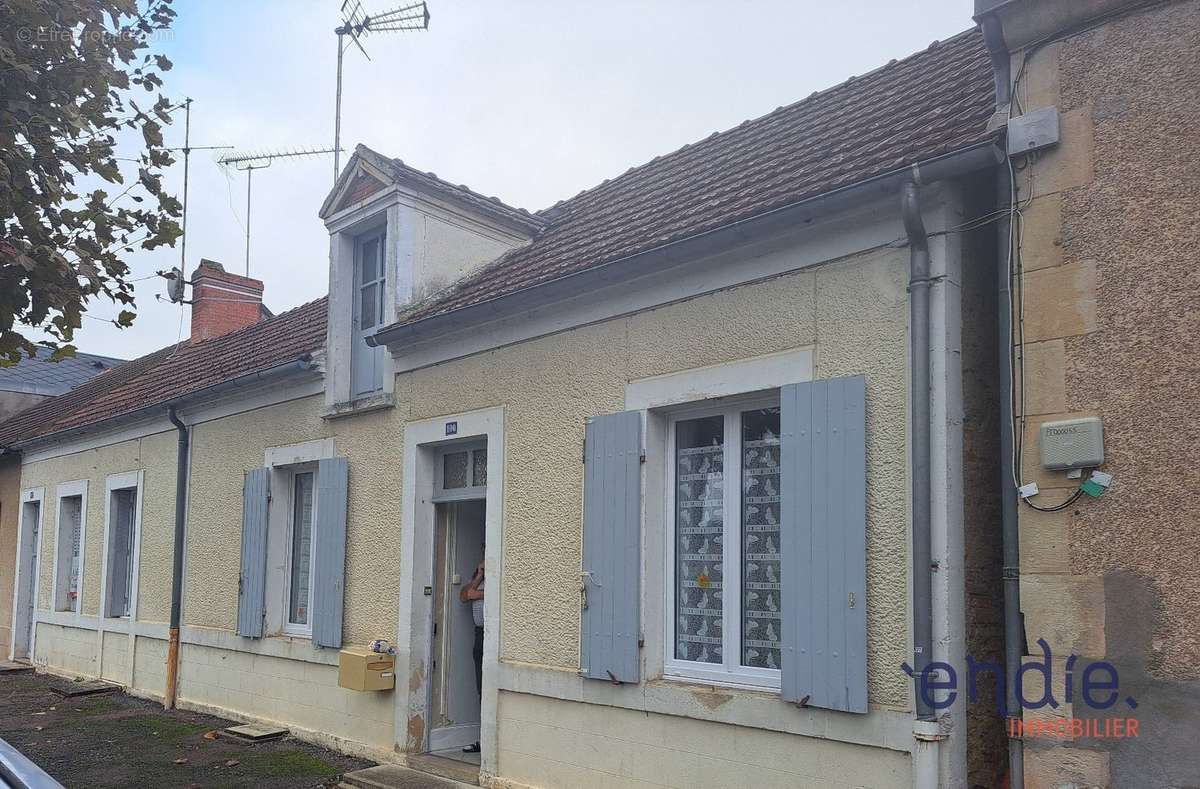 Maison à LURCY-LEVIS