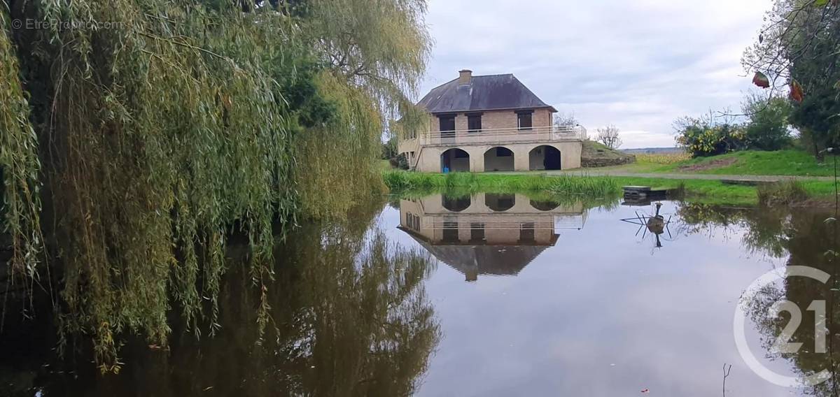 Maison à PIRE-SUR-SEICHE