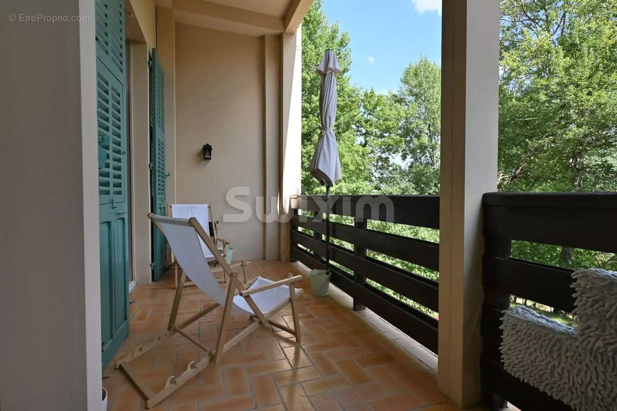 Appartement à GREOLIERES