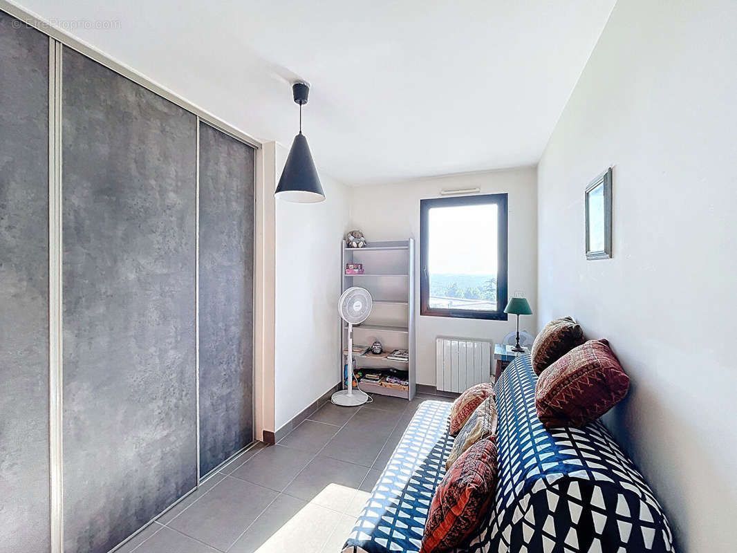 Appartement à VILLENEUVE-LES-AVIGNON